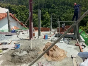 Nhà ở dân dụng cấp 4: phần làm cột bê tông